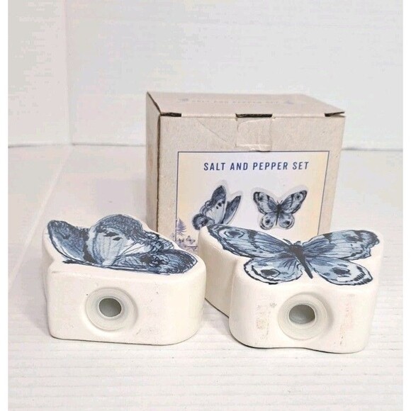 CRACKER BARREL Butterfly Salt & Pepper Set Rare 3" Susan Winget Blue White NEW - Picture 5 of 6
